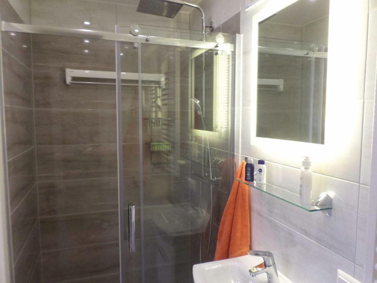 1 Zi. Apartment Naehe Flughafen/Messe Stuttgart 24H Waldenbuch Exteriör bild