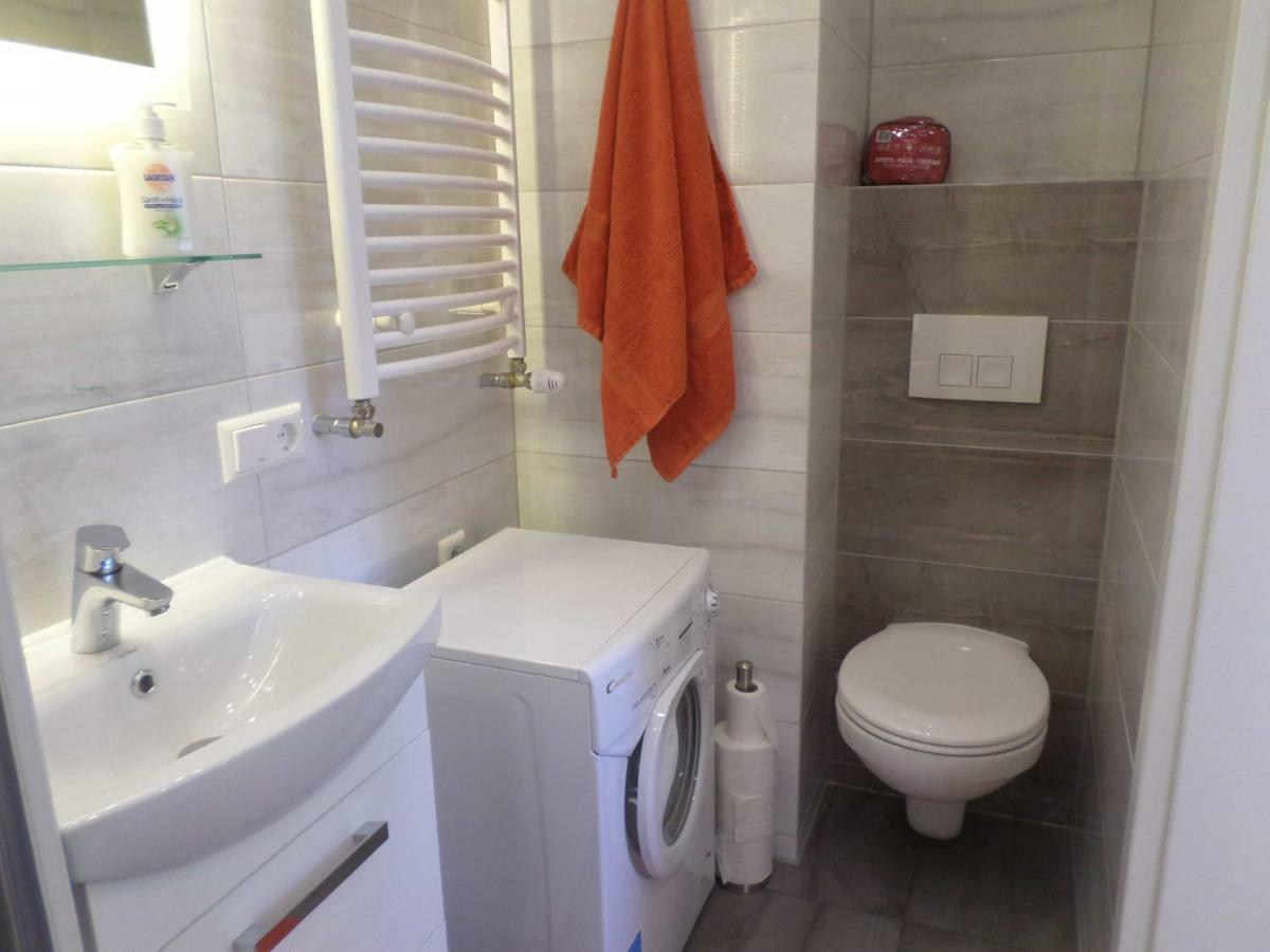 1 Zi. Apartment Naehe Flughafen/Messe Stuttgart 24H Waldenbuch Exteriör bild