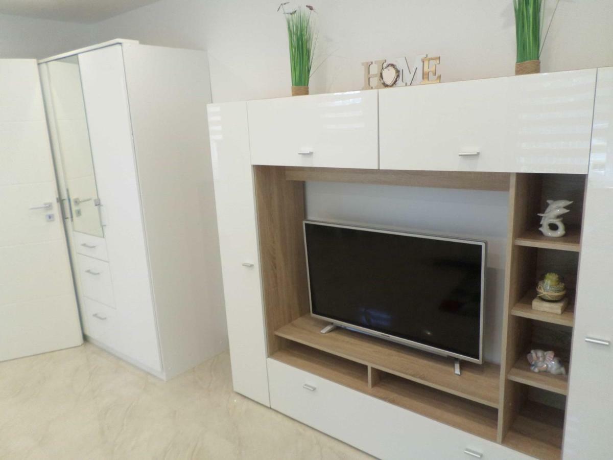 1 Zi. Apartment Naehe Flughafen/Messe Stuttgart 24H Waldenbuch Exteriör bild